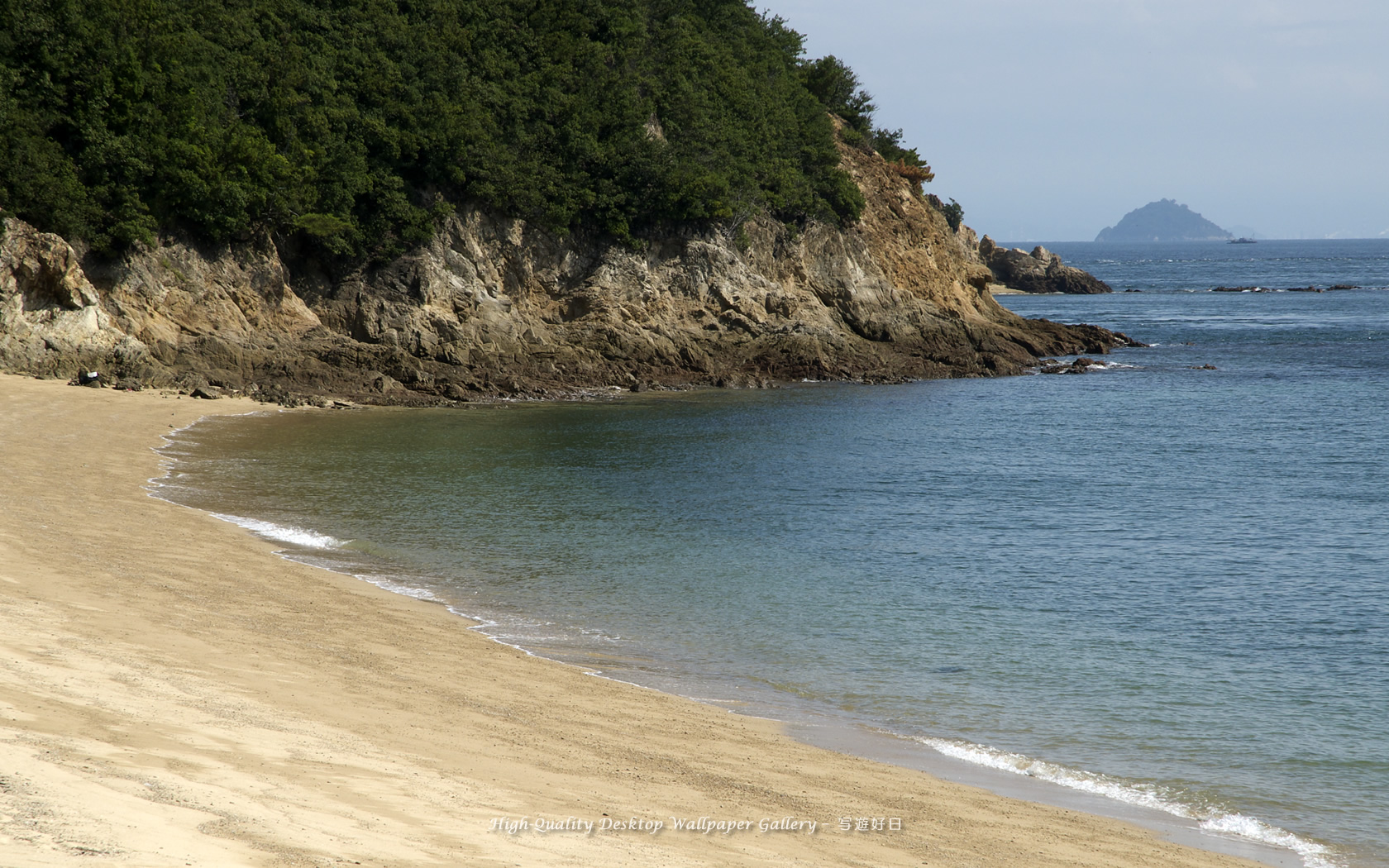 大島の海水浴場の壁紙/Wallpaper of Seaside Resort in Oshima (1680×1050)