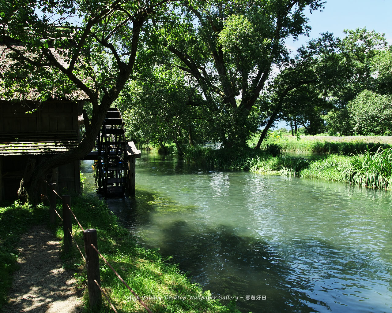 「水車のある風景」の壁紙／Wallpaper of Water　Wheel in Shinshu (1280×1024)