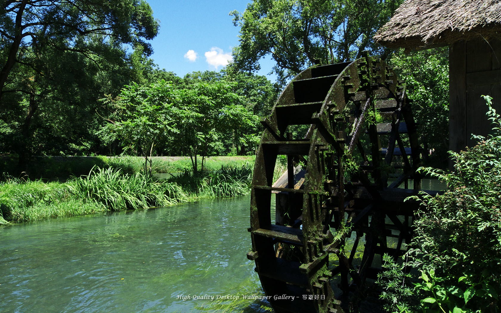 「川辺の水車」の壁紙／Wallpaper of Water　Wheel in Shinshu (1680×1050)